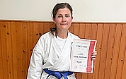 Joanna Grickschas bestand die Prüfung für den blauen Gürtel. (Foto: Gaby Blankenburg-Hollender)