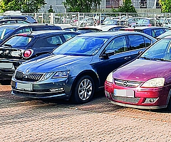 Sein Auto in Innenstädten abzustellen, wie hier in Elmshorn, ist häufig teuer oder aus Platzgründen schwierig. In Uetersen ist das anders. (Foto: Strandmann/Archiv) 