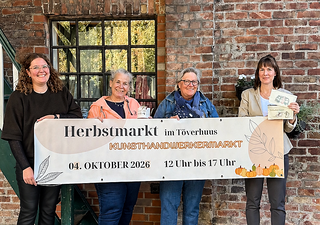Lisa Rosenlund (links) und Kunsthandwerkerinnen laden ein. (Foto: Rosenlund)