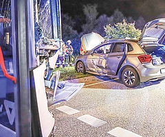 Beim Unfall wurden die beiden Insassen des Pkw schwer verletzt. (Foto: Sprenger)