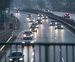 Die Fahrbahndecken in Richtung Heide sollten ursprünglich ab Freitag saniert werden. (Foto: Strandmann/Archiv)