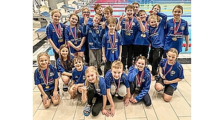 Das Swim-Team des Elmshorner MTV sahnte viele Medaillen ab. (Foto: EMTV)