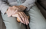 Alte Menschen sind auf Pflege und Unterstützung angewiesen Der Seniorenrat informiert über die aktuelle Situation. (Symbolfoto: pixabay) 