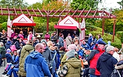 Die Veranstaltung mit den bunt gestrichenen Buden lockt jedes Jahr hunderte Besucher an. (Foto: Frank/Archiv)