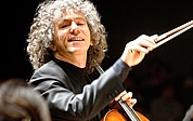 Steven Isserlis (Violoncello) zählt zu der internationalen Klassik-Szene. Das der Virtuose nach Glückstadt kommt, ist nur dank des SHMF möglich geworden. (Foto: Satoshi Aoyagi)