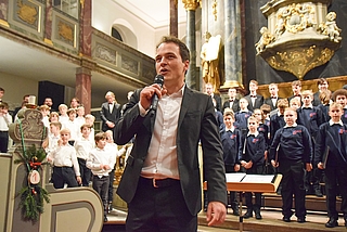 Felix Renner und die Chorknaben Uetersen traten am ersten Adventswochenende dreimal in der Klosterkirche auf. (Foto: Frank)