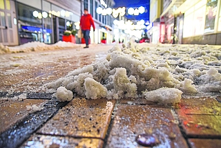 Die Stadt Elmshorn durfte Streusalz einsetzen, Bürger nicht. Bis zum 15. Januar ist es auch ihnen erlaubt. (Foto: Frank)