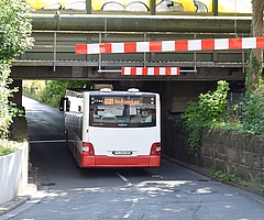 Der Geschwister-Scholl-Tunnel ist im Kernbestand 137 Jahre alt. Nach Aussage der Verwaltung ist das Bauwerk für heutige Verkehrsanforderungen „zu klein, zu schmal, zu kompliziert“. (Foto: Frank)