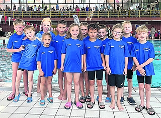 Der Elmshorner MTV freute sich über einen siebten Platz in der Mannschaftswertung. Einige der Teilnehmenden konnten zudem neue persönliche Bestzeiten erschwimmen. (Foto: EMTV)