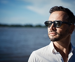 Lennart A. Salomon sammelte auf einer Weltreise Inspirationen für sein neues Album. (Foto: Philipp Rathmer)