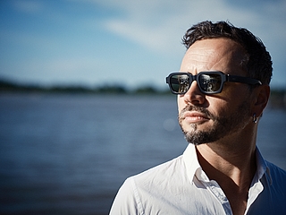 Lennart A. Salomon sammelte auf einer Weltreise Inspirationen für sein neues Album. (Foto: Philipp Rathmer)