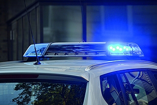 Die Polizei sucht dringend Zeugen der Körperverletzung oder Personen, die Hinweise auf die Täter geben können. (Foto: pixabay) 