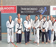 Taekwondo-Welt- und Europameister sowie Mitglieder der deutschen Nationalmannschaft trainierten Kampfsportler in den Hallen und auf dem Pausenhof der Klaus-Groth-Schule Tornesch. (Foto: Juris Zamberg)