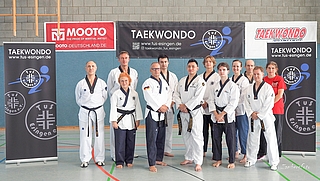 Taekwondo-Welt- und Europameister sowie Mitglieder der deutschen Nationalmannschaft trainierten Kampfsportler in den Hallen und auf dem Pausenhof der Klaus-Groth-Schule Tornesch. (Foto: Juris Zamberg)