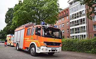 Die Feuerwehr und der Rettungsdienst rückten zu einem Brand an der Amandastraße in Elmshorn aus. (Foto: Frank)