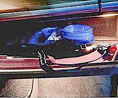 Dieses Blaulicht fand die Polizei im Handschuhfach des BMW. (Foto: Polizeidirektion Bad Segeberg)