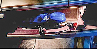 Dieses Blaulicht fand die Polizei im Handschuhfach des BMW. (Foto: Polizeidirektion Bad Segeberg)