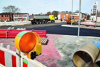 So war es bei der Erneuerung des Abschnitts im Kreuzungsbereich Hamburger Straße/Adenauerdamm. Jetzt gehen die Arbeiten Richtung Agnes-Karll-Allee weiter. (Foto: Frank/Archiv)