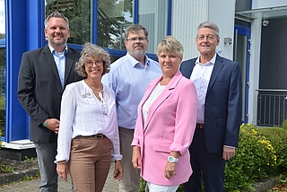 Werden dem Fachpublikum auf der Expo Real Rede und Antwort stehen: Stefan Pummer (von links, Stadt Tornesch), Angelika von Bargen (Stadt Elmshorn) sowie Carl-Eric Pudor, Susanne Heyn und Harald Schroers von der WEP. (Foto: WEP)