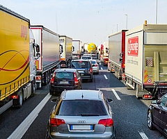 Es wird mal wieder richtig voll in Hamburg und den Umleitungsstrecken: Grund ist die nächste 55-stündige Vollsperrung der Autobahn. (Foto: pixabay)