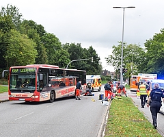 Die Frau überquerte in Elmshorn die Westerstraße in Höhe des Netto-Markts, als sie von einem Linienbus erfasst wurde. (Foto: Frank)