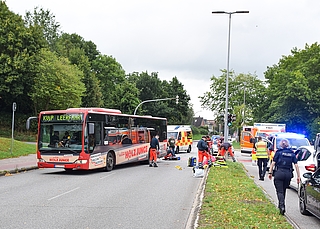 Die Frau überquerte in Elmshorn die Westerstraße in Höhe des Netto-Markts, als sie von einem Linienbus erfasst wurde. (Foto: Frank)