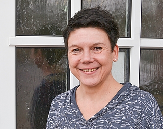 Diplom-Sozialpädagogin Ines Hundsdörfer hält einen Vortrag in Elmshorn. (Foto: DRK/Linke)