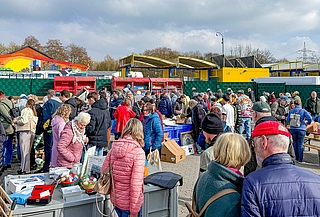 Schnäppchen finden und gleichzeitig Gutes tun: Dieser Flohmarkt macht beides möglich. (Foto: GAB)