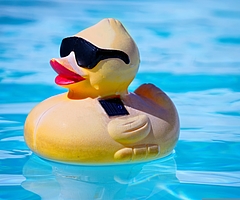 Sicher planschen im Badepark Elmshorn: Ein Abzeichen beweist, dass Kinder die Prüfungen dafür erfolgreich bestanden haben. (Symbolfoto: Pixabay)