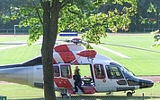 Ein Rettungshubschrauber landete im Krückaustadion. (Foto: Meyer-Lutz)