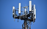 Die Telekom baute einen Mobilfunkmast in Barmstedt wegen der Sanierung des Daches ab. (Symbolfoto: Pixabay)