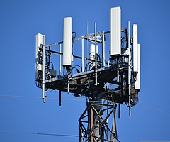 Die Telekom baute einen Mobilfunkmast in Barmstedt wegen der Sanierung des Daches ab. (Symbolfoto: Pixabay)