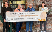 Lisa Rosenlund (links) und Kunsthandwerkerinnen laden ein. (Foto: Rosenlund)