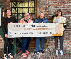 Lisa Rosenlund (links) und Kunsthandwerkerinnen laden ein. (Foto: Rosenlund)