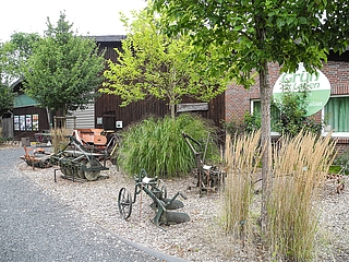 Am 7. Mai 2023 startet das Deutsche Baumschulmuseum mit seiner Sonderausstellung „Wurzel, Krone und zurück – der Weg des Wassers“ in die neue Saison. (Foto: Förderverein Kulturlandschaft Pinneberger Baumschulland)