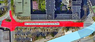 Im rot gekennzeichneten Bereich geht für den Fahrzeugverkehr nichts mehr. Gesperrt wird auch der südliche Radweg, der sich auf der Fahrbahn befindet. (Quelle: Stadt Elmshorn)