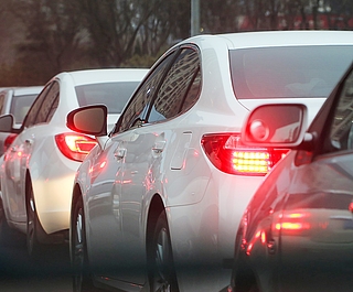 Hamburg ist ohnehin Deutschlands Stau-Hochburg. Mitte Februar sorgt die A7-Sperrung für weiteres Ungemach. (Foto: pixabay)