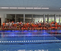 Tag der Delfine im Schwimmzentrum Elmshorn: Die kleinen Schwimmerinnen und Schwimmer probten den Wettkampf und hatten Spaß. (Foto: Jennifer Kühnel) 