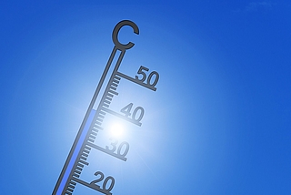 Bei starker Hitze sollten Menschen auf körperliche Anstrengung vor allem in der Mittagshitze verzichten. (Symbolfoto: Pixabay)