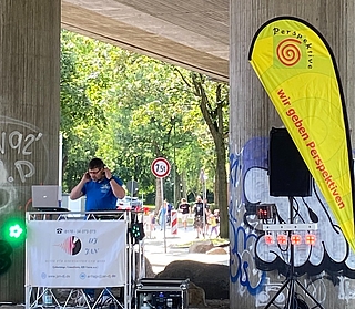 DJ Jan heizt Beim Mitmachfest musikalisch ein (Foto: Perspektive GmbH) 
