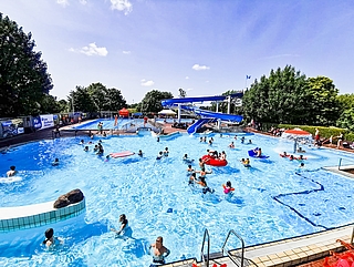Zum 60. Geburtstag des Fortuna-Bads steigt eine große Party. (Foto: Stadtwerke Glückstadt)