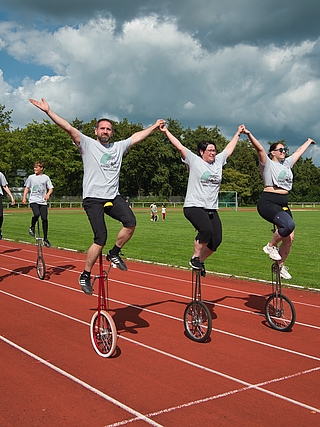 Matthias Müller (vorn, links) hatte das Spektakel organisiert. (Foto: Simon Meixner)