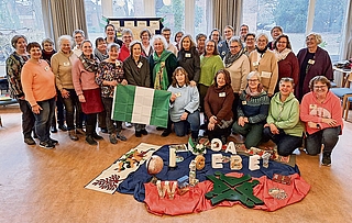 Dieses Team bereitet die Gottesdienste zum Weltgebetstag im Kreis Steinburg vor. (Foto: Natalie Lux/Evangelisch-Lutherischer Kirchenkreis Rantzau-Münsterdorf)