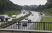 Neue Asphaltschichten sollen auf der Autobahn 23 zwischen Elmshorn und Tornesch aufgetragen werden. (Archiv: Strandmann)