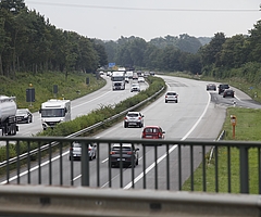 Neue Asphaltschichten sollen auf der Autobahn 23 zwischen Elmshorn und Tornesch aufgetragen werden. (Archiv: Strandmann)