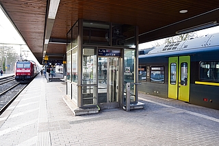 Noch ist der Aufzug im Elmshorner Bahnhof in Betrieb – aber nur bis zum Ende der Woche. (Foto: Frank)
