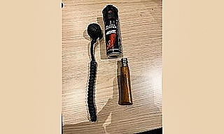 Diese Gegenstände nahm die Polizei einem 43-jährigen Mann am Elmshorner Bahnhof ab. (Foto: Bundespolizei)