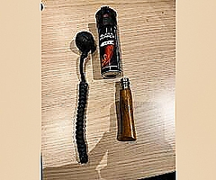 Diese Gegenstände nahm die Polizei einem 43-jährigen Mann am Elmshorner Bahnhof ab. (Foto: Bundespolizei)