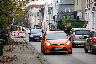 Bis der Verkehr so wie auf unserem Archivbild wieder fließt, wird es voraussichtlich noch bis zum 4. November dauern. (Foto: Strandmann)