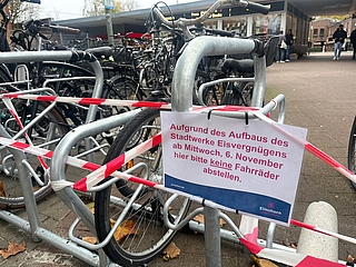 Aufgrund des Aufbaus des Stadtwerke Eisvergnügens ab Mittwoch, 6. November, hier bitte keine Fahrräder abstellen. (Foto: Schröckert)